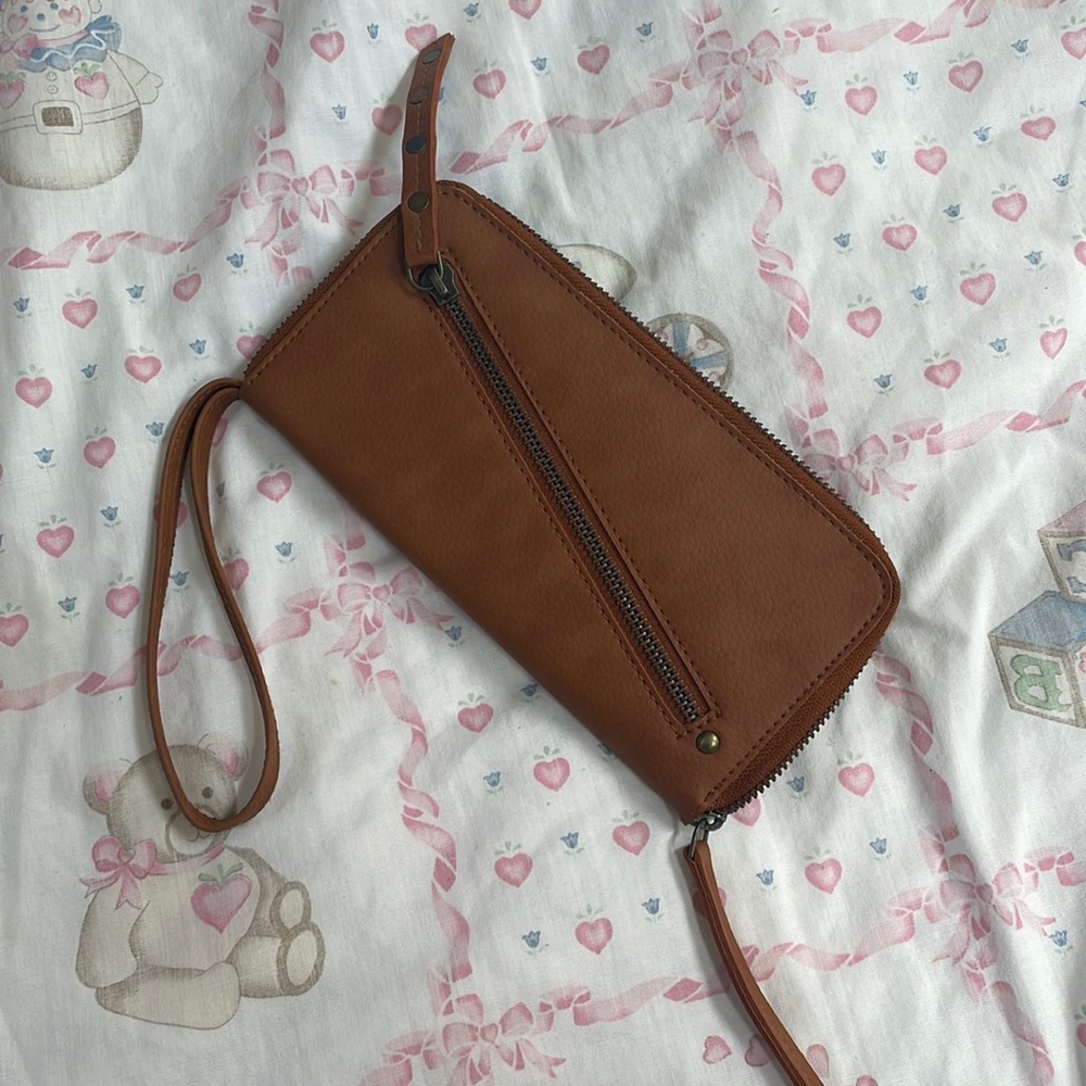 Free people wallet